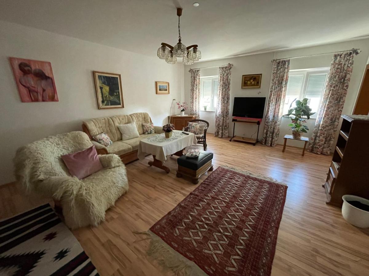 Schoene Ferienwohnung In Bahnhofsnaehe Fuer Urlaub, Studium Oder Arbeit Deggendorf Kültér fotó