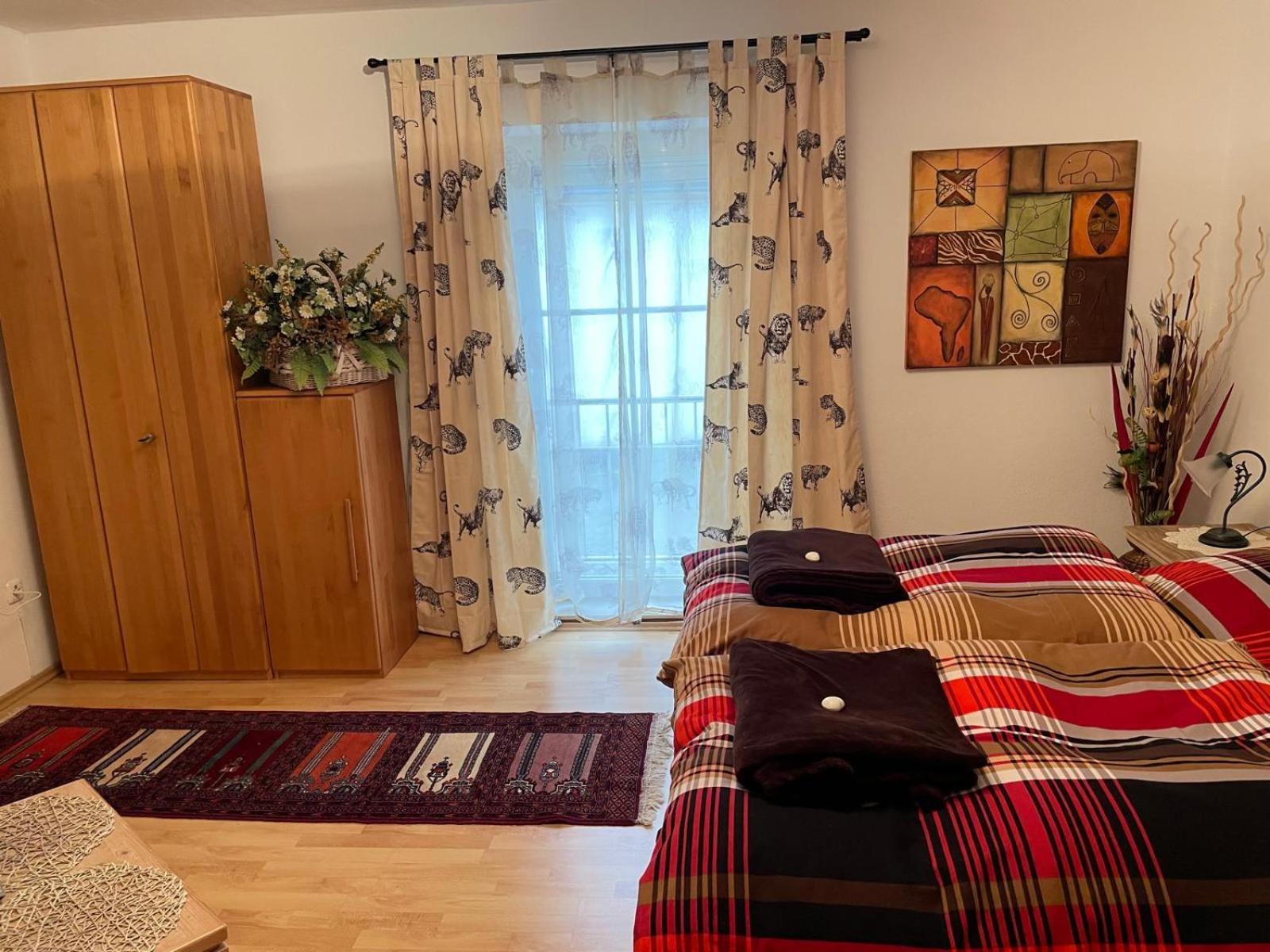 Schoene Ferienwohnung In Bahnhofsnaehe Fuer Urlaub, Studium Oder Arbeit Deggendorf Kültér fotó
