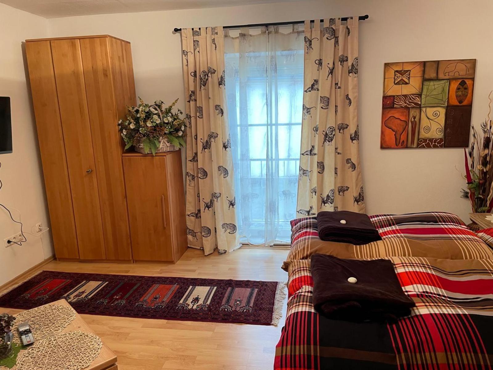 Schoene Ferienwohnung In Bahnhofsnaehe Fuer Urlaub, Studium Oder Arbeit Deggendorf Kültér fotó