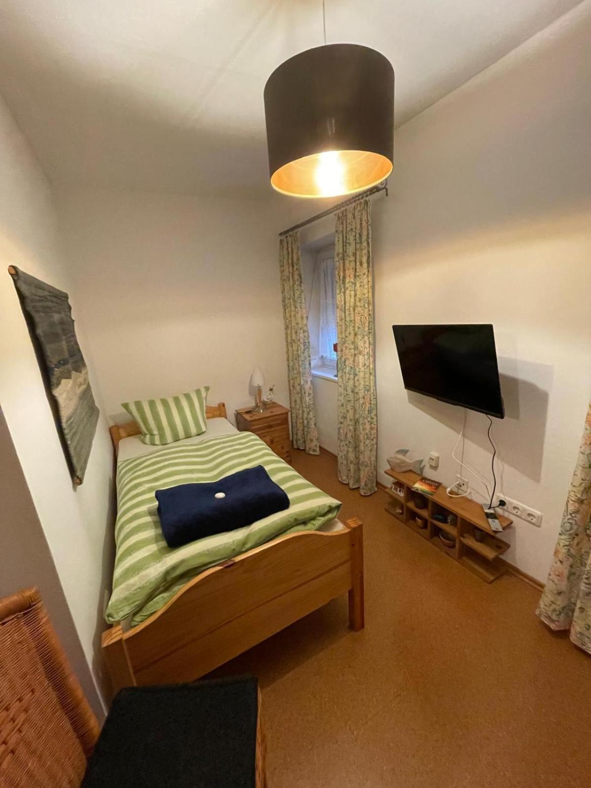 Schoene Ferienwohnung In Bahnhofsnaehe Fuer Urlaub, Studium Oder Arbeit Deggendorf Kültér fotó