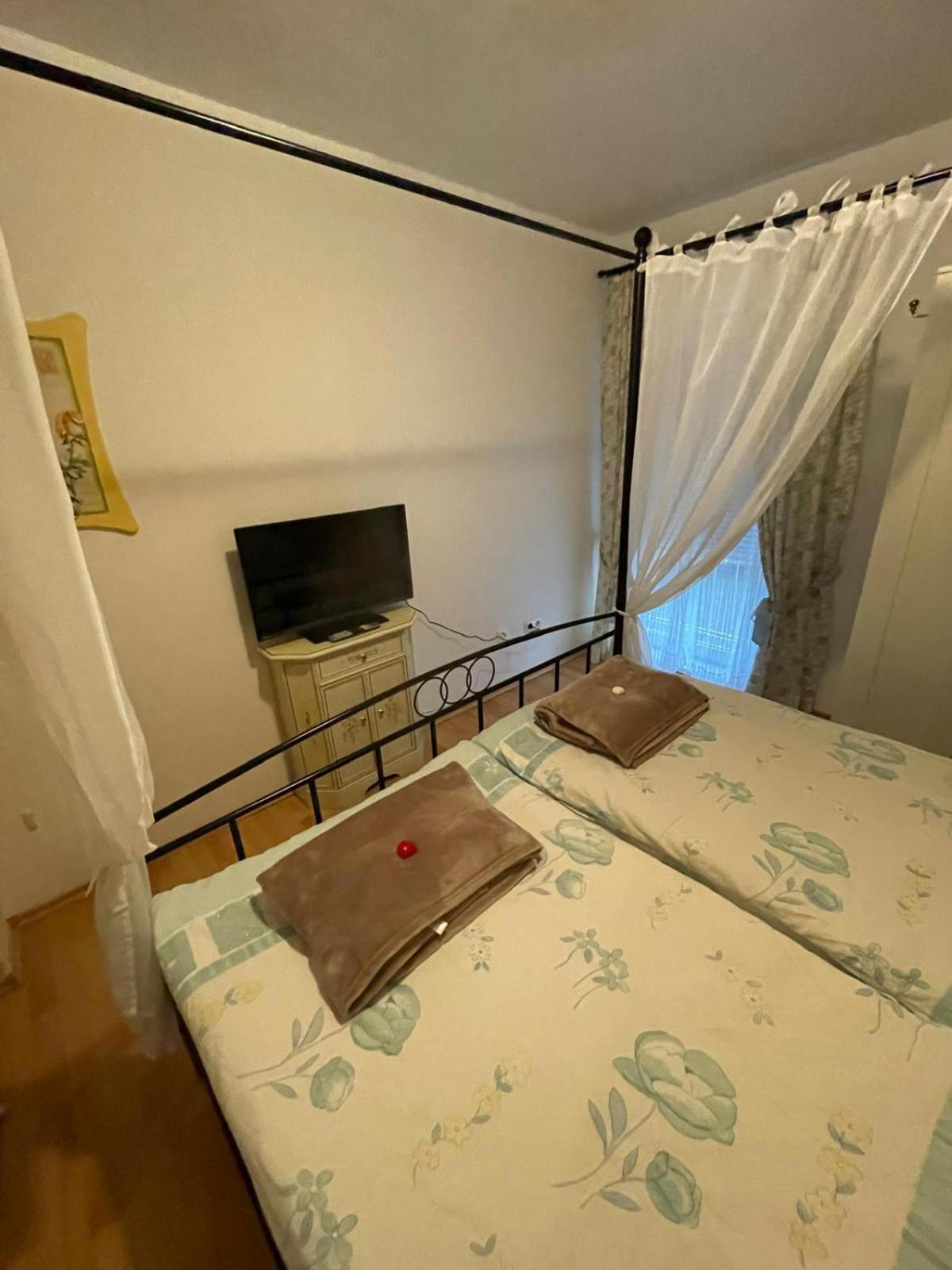 Schoene Ferienwohnung In Bahnhofsnaehe Fuer Urlaub, Studium Oder Arbeit Deggendorf Kültér fotó