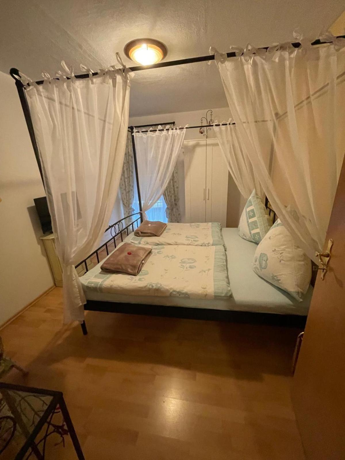 Schoene Ferienwohnung In Bahnhofsnaehe Fuer Urlaub, Studium Oder Arbeit Deggendorf Kültér fotó