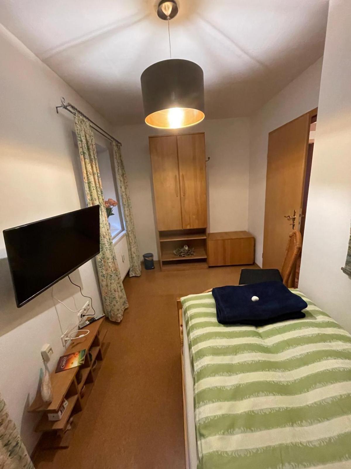 Schoene Ferienwohnung In Bahnhofsnaehe Fuer Urlaub, Studium Oder Arbeit Deggendorf Kültér fotó